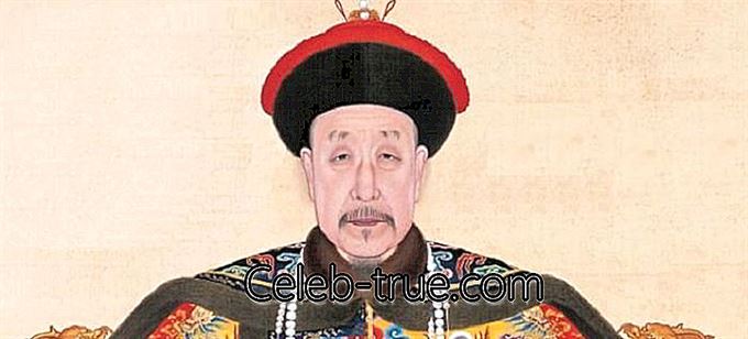 L'imperatore Qianlong fu il quarto imperatore Qing ad avere governato la Cina e il sesto imperatore della dinastia Qing