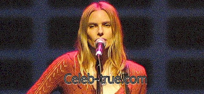 Aimee Mann es una cantante, compositora, guitarrista, bajista y tecladista estadounidense.